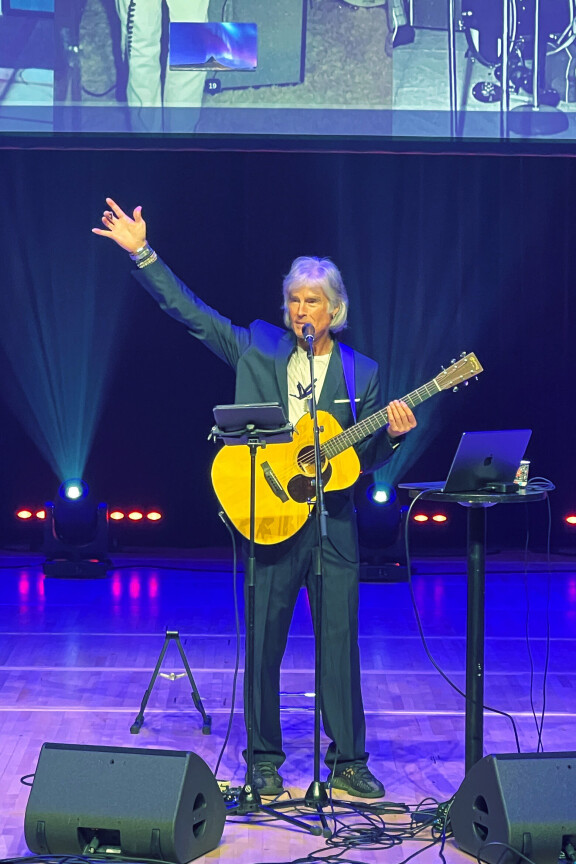 Ronn Moss viihdytti espoolaisia parin tunnin ajan.