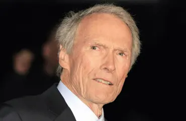 Clint Eastwood: Naisia joka sormelle