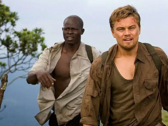 Koditon näyttelijä Djimon Hounsou nukkui puistossa ja peseytyi suihkulähteessä