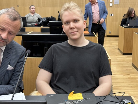 Aleksanteri Kivimäki käräjäoikeudessa keväällä 2024. Hakkeri Aleksanteri Julius Kivimäki oikeudessa