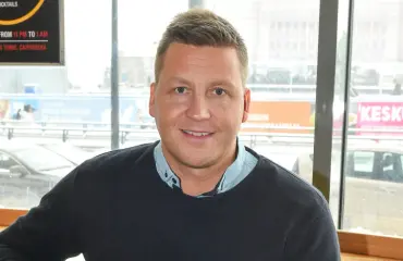 Jani Sievinen yllättää naisseurassa!