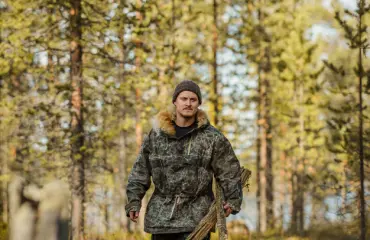 Sairauskohtaus Alone Suomessa - kilpailija lähettää hätäkutsun