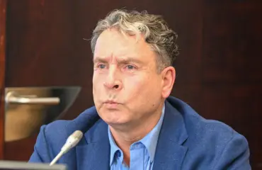 Seiskan paparazzia lyönyt kohuliikemies tuomittiin rikoksesta