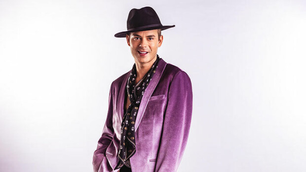 Niko Saarinen vietti romanttisen yön miehen kanssa autossa – kertoo tv:ssä absurdista tilanteesta: jäi autoon jumiin Sometähtien sinkkuelämää