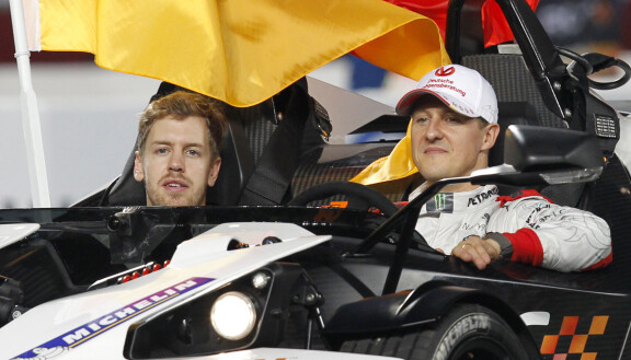 Schumacher (oikealla) on voittanut lukuisia maailmanmestaruuksia uransa aikana. Arkistokuvassa vuodelta 2012 myös Sebastian Vettel.