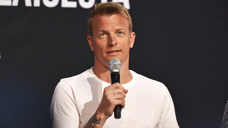 Kimi Räikkönen harvinaisessa yhteiskuvassa poikansa kanssa
