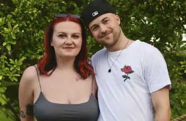 Hämmentävä episodi tv:ssä: Ensihoitaja kaivaa TIS-Julian sisältä ylimääräisen esineen