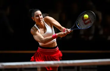 Tennistähden etumus puhuttaa – uskomattomat bikinikuvat