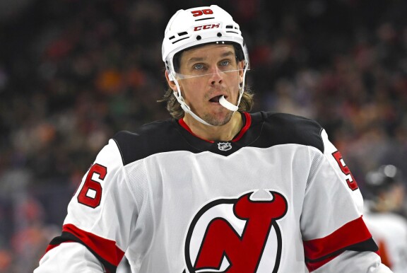 Erik edusti edelliset kolme kautta NJ Devilsiä.