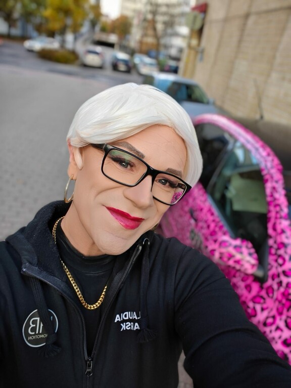 Claudia kertoo, ettei hänelle ole vielä tehty sukupuolenkorjausleikkausta.