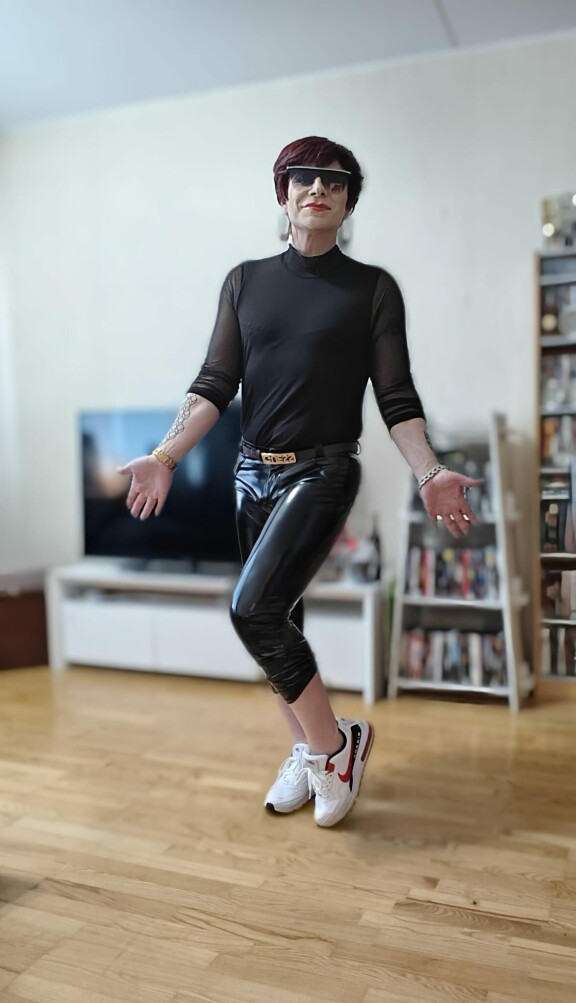 Claudia elää rohkeasti itsensä näköistä elämää.