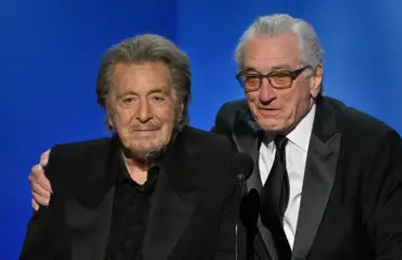 Al Pacino ja Robert De Niro myyvät toppatakkeja