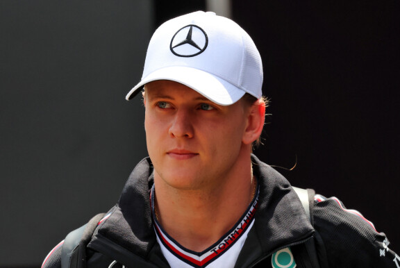 Mick Schumacher on seurannut isänsä jalanjäljissä autourheilun pariin.