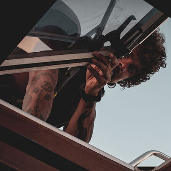 Pete Parkkonen kertoo isyydestään Atlantin yli -ohjelmassa: ”Siitä on suoraan sanottuna vaikea puhua” Atlantin yli Pete Parkkonen