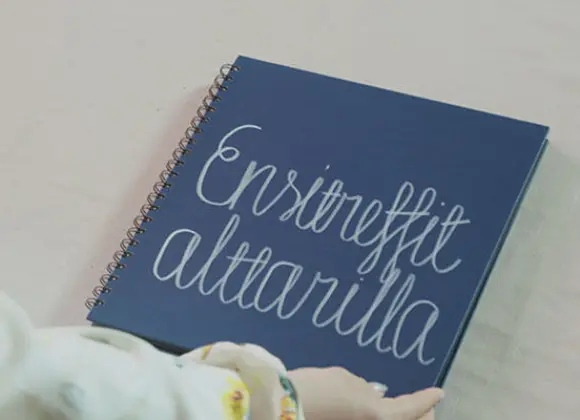 Ensitreffit alttarilla teki historiaa sallimalla alaikäiset lapset – näin naimisiin menevä isä kommentoi tilannetta