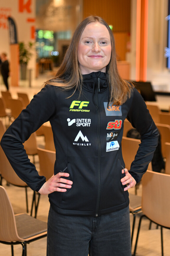 Johanna Matintalo antoi Seiskalle haastattelun Hiihtoliiton mediatilaisuudessa.
