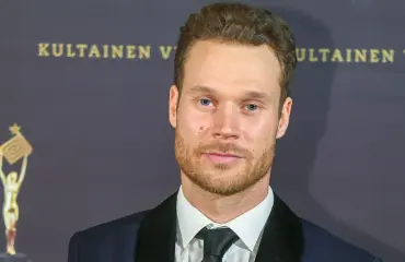 Oho – Eero Ettala laski syntymäpäivänä housut, uhmaa hyvää makua