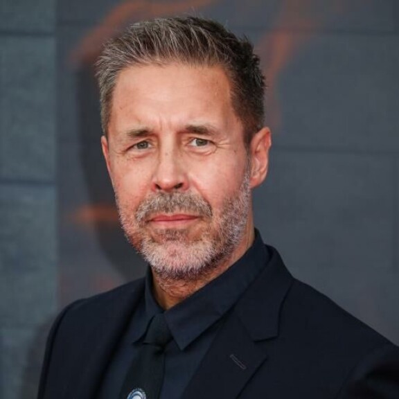 Paddy Considine on näytellyt elokuvissa 90-luvun lopulta asti. Hänet on elokuva-, tv- ja teatterirooliensa lisäksi nähty esimerkiksi Arctic Monkiesin musiikkivideolla. House of the Dragon