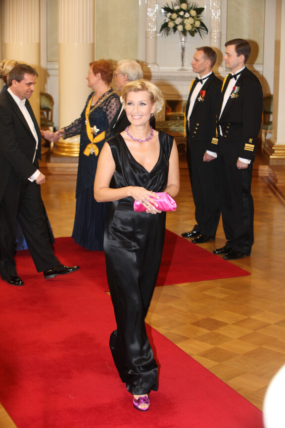 Marian eleganssia Linnan juhlissa 2010.