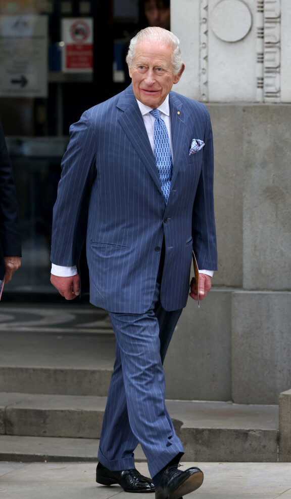 Charles pahoitti mielensä Williamin julkisuudessa lausumista seikoista.