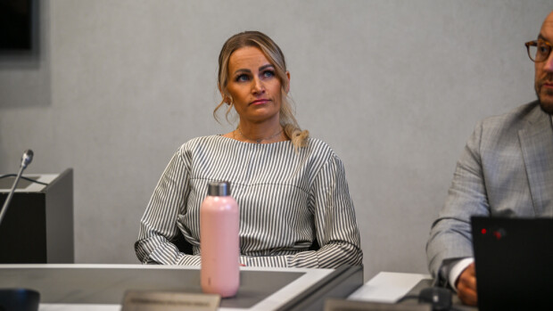 Syyte: Tätä hittibiisiä Helena Koivu luukutti – Mikko marssi poliisille
