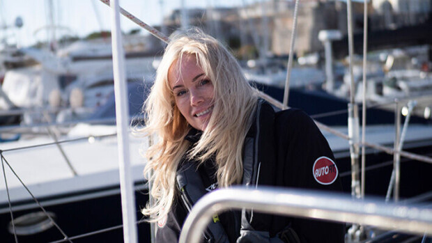 Atlantin yli: Anne Kukkohovi kertoo pitävänsä yllä kulissia: ”Joskus täytyy itkeä suihkussa” Anne Kukkohovi