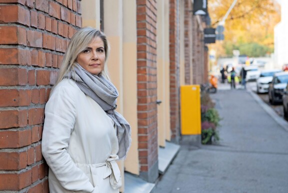 Kaisasta kertovassa uutuuskirjassa puhutaan hyvin avoimesti hänen ympärillään olleiden ihmisten käsityksistä entisestä kiinteistökuningattaresta. Kirjan on kirjoittanut kustantaja ja rikostoimittaja Vera Miettinen.