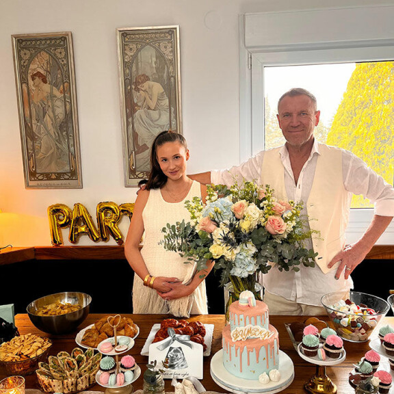 The Harlins -sarjan ensimmäisessä jaksossa vietetään nimenjulistus-juhlia. T