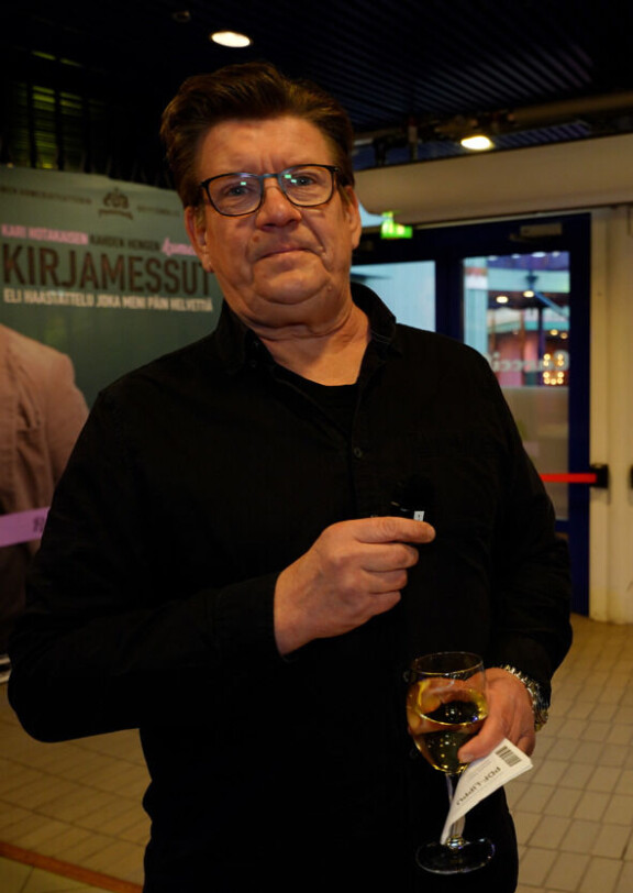 Ikääntyessään Santeri on alkanut muistuttaa yhä enenevissä määrin Heikki-isäänsä.