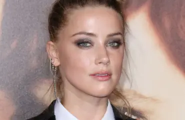 Paparazzikuvat! Tältä julkisuudesta kadonnut Amber Heard näyttää nyt