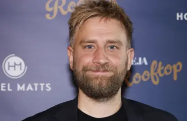 Joel Harkimo saapui TTK-lähetykseen julkkiskaunottaren kanssa - kuva!