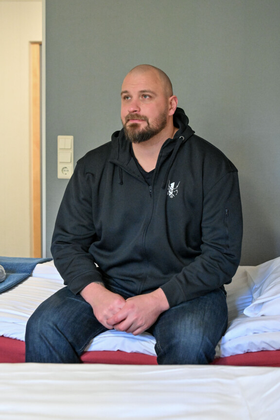 Jonnen pulssi tasaantui päästyään sisään asuntoonsa.