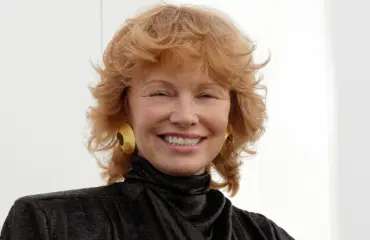 Mikä hattu! Pamela Anderson hurmaa veikeällä tyylillään