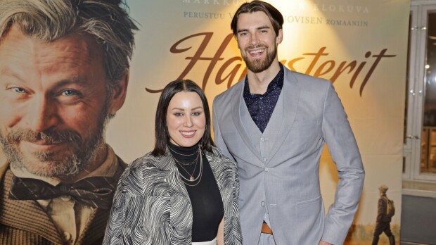 Alma Hätönen: Ilouutinen!