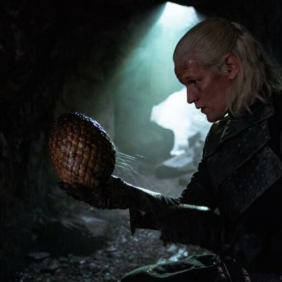 Sarja-arvio: Game of Thrones -etkot jättävät kylmäksi – House of the Dragonista puuttuvat koukuttavuuden peruspilarit House of the Dragon
