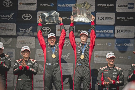 Jonne (vas.) ja Kalle ovat tehneet yhteistyötä pitkään. Nyt heidän yhteinen rallimatkansa tulee kuitenkin päätökseen.