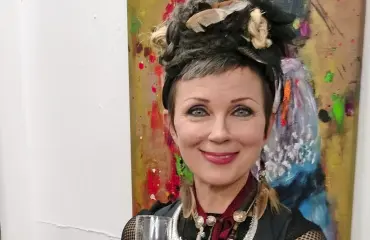 Katariina Souri julkaisi nuoruuskuvansa – tätä hän kaipaa ulkonäössään