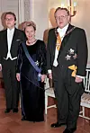 Ahtisaarten perhe Linnan juhlissa 1998.