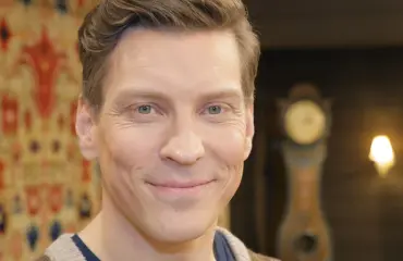 Antti Holma ja rakas – harvinainen yhteiskuva