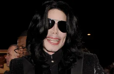 Onko popin kuningas hengissä? Salaliittoteoria Michael Jacksonista elää yhä