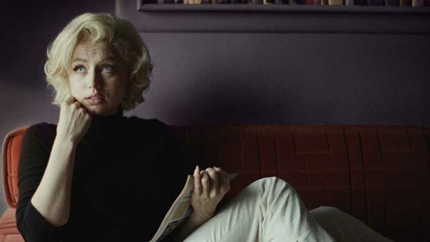 Vaaleaverikön lumous ei haihdu – Netflixin Blondi-elokuva herättää Marilyn Monroen jälleen eloon Blondi Ana de Armas