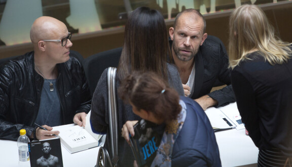 Aki Linnanahteen (vas) kirjoittama Jere-kirja oli todellinen hitti ilmestyessään vuonna 2017.
