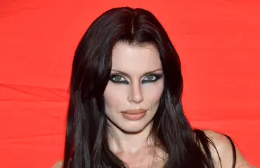 Julia Foxin Halloween-asu järkytti ihmiset – näin hän puolustautuu