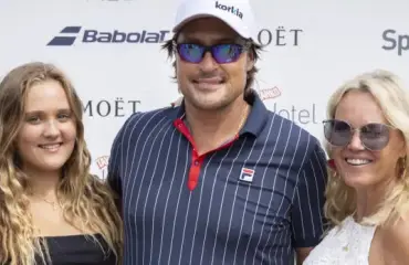 Nyt on sähäkkää! Sirpa ja Veera Selänne ihastuttavat satumaisissa asuissa