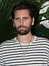 Scott Disick pääsi päihdesekoilujen jälkeen uudelleen mukaan Kardashianien porukkaan.
