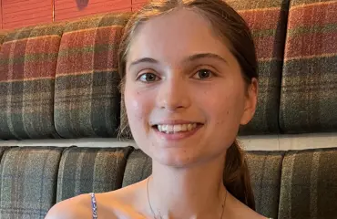 Ellien, 14, patti pakarassa olikin vakava sairaus – hoidoilla yllättävä seuraus