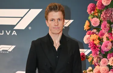 Bachelor-Joonas hurjassa kunnossa – paidaton kuva!