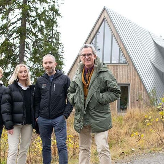 Ruotsin Grand Designs -ohjelmassa seurattiin A-runkotalon valmistumista Åren jylhissä maisemissa. Grand Desings Ruotsi