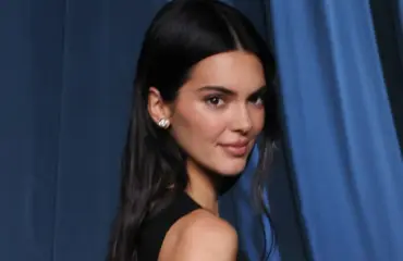 Kendall Jenner 30 vuotta – poseeraa rohkeissa kuvissa