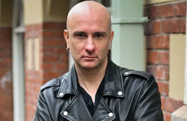 Muutos elämäntilanteessa – Herra Ylppö kauppaa ökykotiaan!